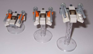 Illustration for article titled Using Hundreds of LEGO Star Wars Mini-Spaceships to Create Huge Battles